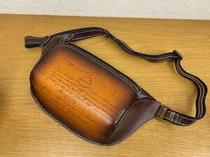 新品 一流の革職人が作る ボディバッグ 本革 ハンドメイド 手染め 斜めがけバッグ 男性用 牛ヌメ革鞄 キャメル