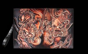 Art hand Auction Shenlong: A three-dimensional design created by a top-class leather craftsman. Carved second bag. Genuine leather. Handmade. Hand-dyed. Clutch bag. For men. Cowhide leather bag., fashion, Men's Bags, Second bag