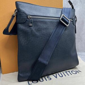 【極美品】ルイヴィトン LOUIS VUITTON サシャ タイガ ショルダーバッグ ボディバッグ サコッシュ レザー ボレアル メンズ ビジネス ロゴ