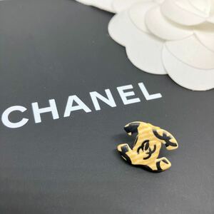 【シャネル】CHANEL 片方 片耳 ピアス ココマーク ベージュ×ブラック 02Pアクセサリー （20240544）