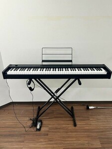 M1001-J29-301【引取限定】KORG コルグ MODEL D1 電子ピアノ 通電確認済み 現状品③＠新宿