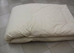 トラック敷き布団 大型用 アイボリー 巾65㎝ｘ丈220㎝ 安心の日本製 手作り 四季を通じて快適な寝心地。 トラックフトン