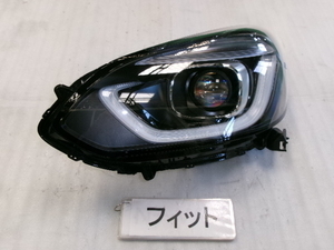 フィット　GR3　左ヘッドランプユニット　LED　即決　6877