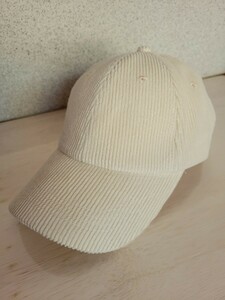 【H&M】新品/キャップ/帽子/コーデュロイ/白/ベージュ/フリーサイズ