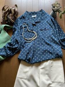 3 ten thousand new goods inscription 13+ Leilian made in Japan dot design lady's blouse! Indigo color 