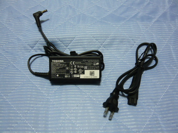 東芝 ACアダプタ 19V-3.42A（PA5178U-1ACA）外径約5.5ｍｍ・内径約2.5ｍｍ★中古品★送料無料・匿名配送★