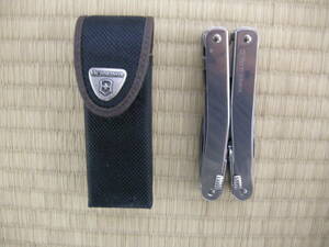 VICTORINOX