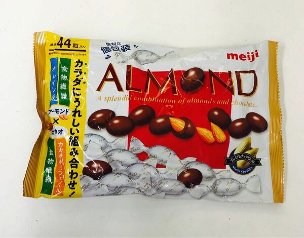 Meiji 明治　チョコレート　アーモンドチョコ　44粒入