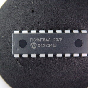マイクロチップ ＰＩＣマイコン IC ＰＩＣ１６Ｆ８４Ａ－２０／Ｐ 16F84 CPU １６Ｆ８４ PIC 16F84A-20/P 未使用　プログラム入門に最適