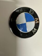 BMW 2穴OE エンブレム F07 F10 F11 F12 F13 F06 E81 E87 E85 E86 E63 E64 ボンネット リア トランク バンパーなど_画像4