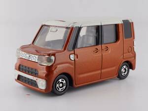 廃盤トミカ ダイハツ ウェイク 初回特別仕様 2015年No.　《ミニカー 車 レア 絶版 まとめ 大量 セット》