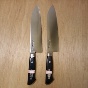 【高級包丁6】御牛刀 日本鋼使用 久重作 三徳包丁　ツバ付 180ｍｍ はがね 包丁 肉 魚 野菜 万能 日本製/2本セット 箱付き