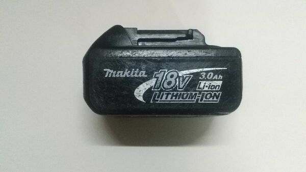 マキタ 18V 3.0a バッテリー（4）