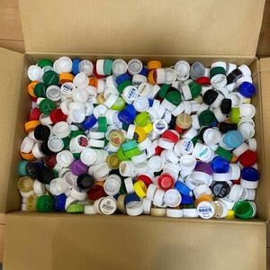  pet bottle cap perhaps 1000 piece and more equipped.30×45×15cm. box fully..