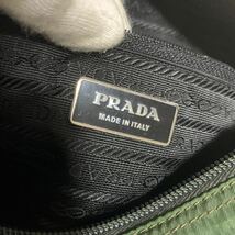 美品　PRADA プラダ ナイロン ショルダーバッグ カメラバッグ 斜めがけ カーキ_画像10