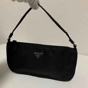 未使用品　美品　PRADA プラダ ナイロン アクセサリーポーチ ミニバッグ ハンドバッグ 三角プレート　ブラック 