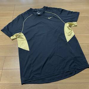 W-17　NIKE/ナイキ（ジャパン）　サイズ XL・黒×ゴールド！　DRI-FIT Tシャツ