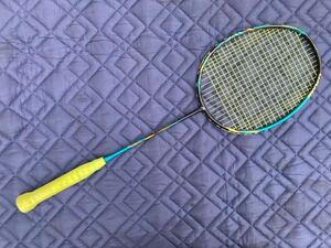 YONEX