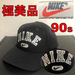 90sビンテージ ナイキ NIKE 刺繍ロゴ swoosh つば裏緑 キャップ ハトメ メタルボタン 黒 野球帽 ベースボールキャップ フリーサイズ