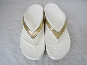 crocs（クロックス）　サンダル　白/金ラメ　W8(約25㎝)　ok2405D