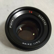 F064 Carl Zeiss カメラレンズ レンズ Planar 50mm _画像1