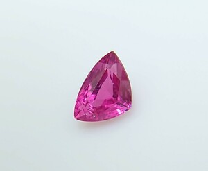 ルビー　0.37ct ルース　微細なカケ（LA-6858）