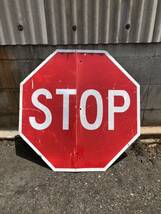 USロードサイン ヴィンテージ STOP ストップ　看板　トラフィックサイン 世田谷ベース　アメリカ USA ガレージ 本物標識 ストリートサイン _画像1
