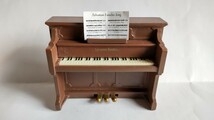 シルバニアファミリー 初期 ピアノ 焦げ茶色 家具 アーバンライフ 小物 ミニチュア玩具_画像1