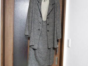 新品タグ付　定価４９０００円　花梨カリン　３点セットアップ　スカートジャケットトップスサイズ9