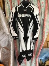 レーシングスーツ 革ツナギ BERIK ベリック レザースーツ MFJ 公認 サーキット BLACK 54 サイズ　中古　白　レーシングツナギ　バイク_画像1