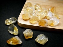 シトリンクォーツ １００ｇパック １～２ｃｍ 黄水晶 Citrine ゴールドシトリン 原石磨き石 ブラジル直輸入 送料無料_画像4