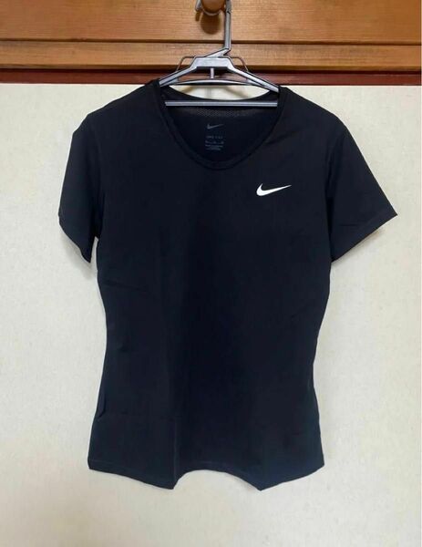 新品　NIKE women's Tシャツ　XLサイズ 半袖Tシャツ ブラック ナイキ スポーツウエア 