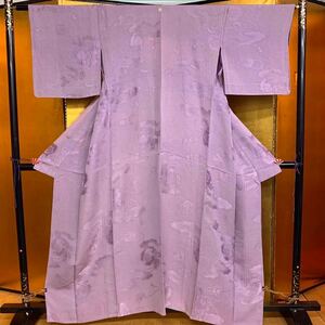 着物　小紋　正絹　ライトパープル系　薄紫色　紋あり　和服　和装　身丈156cm　裄丈67cm　■Y310