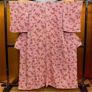 着物　小紋　花柄　赤 白 ピンク　和服　和装　身丈153cm　裄丈64cm　■Y77
