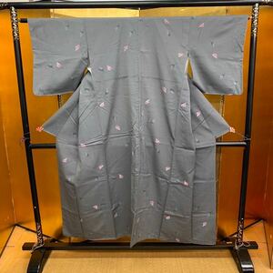 着物　小紋　紋なし　点模様　ドット　花柄　和服　和装　身丈142cm　裄丈65cm　■Y172