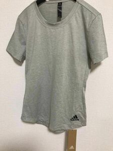 adidas アディダス　Tシャツ　スポーツウェア　トップス