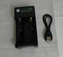 2本　USB式　10440 14500　18650　 16340 26650　リチウムイオン充電器 電池充電　リチウムイオン充電器 電池充電_画像2