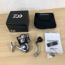 中古品 リール DAIWA ダイワ 17 ソルティガ BJ 4000SH SALTIGA スピニングリール 釣具_画像1