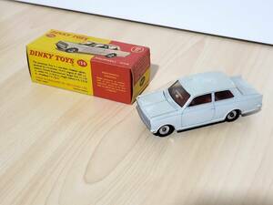  rare box attaching that time thing DINKY TOYS 136 VAUXHALL VIVA MADE IN ENGLAND MECCANO Dinky toys mechanism noboks hole meido in England 