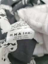 ◇ RNA アールエヌエー 総柄 カジュアル 半袖 シャツ ブラウス サイズM ブラック ホワイト レディース P_画像5