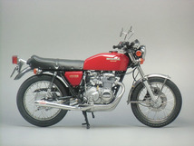 ★ アオシマ 1/12 ホンダ CB400FOUR CB400F ヨンフォア ４０８cc(ライトルビーレッド)　スリップオンマフラー仕様・スポーク張替え済み!!_画像2