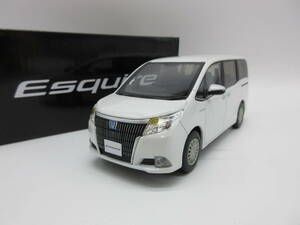 1/30 トヨタ エスクァイア Esquire エスクワイア 前期　非売品 カラーサンプル ミニカー　ホワイトパールクリスタルシャイン