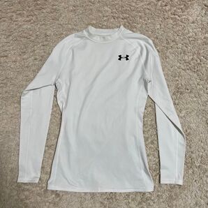 UNDER ARMOUR トップス