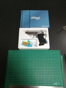 c-26　モデルガン 　マルシン　ワルサーPPK　シルバータイプ　未発火　インサート横　動作確認OK 重さ　307g