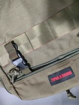 新品 定価22000 BRIEFING リュック AT-SLIM PACK オリーブ グリーン ブリーフィング バックパック 15L_画像3