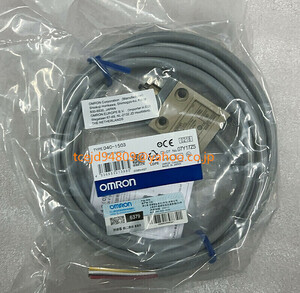 新品　OMRON/オムロン 小型セーフティ スイッチ D4C-1503 10個セット　保証付き