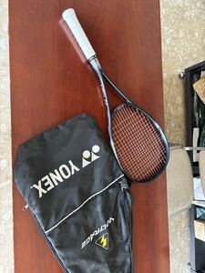 YONEX