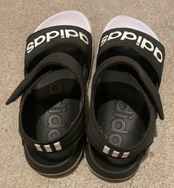 adidas サンダル