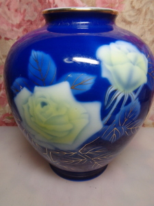 ◆「即決」深川製磁　花瓶　飾り壺　薔薇図　サイズ直径17㌢高さ20㌢◆239