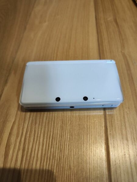 ニンテンドー3DS　本体　アイスホワイト